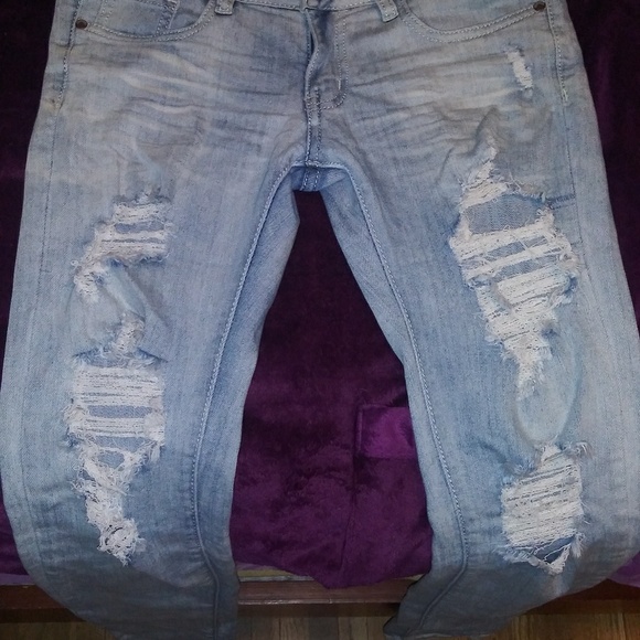 Distressed jeans - Picture 6 of 6